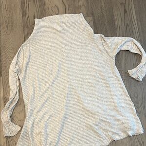 Women’s size small free people Light Gray Ribbed Long-Sleeve Women's Top